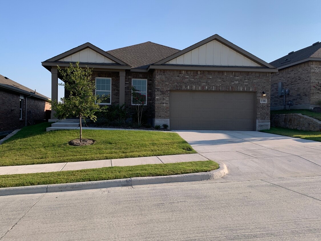 Foto principal - 1316 Kennedy Rd