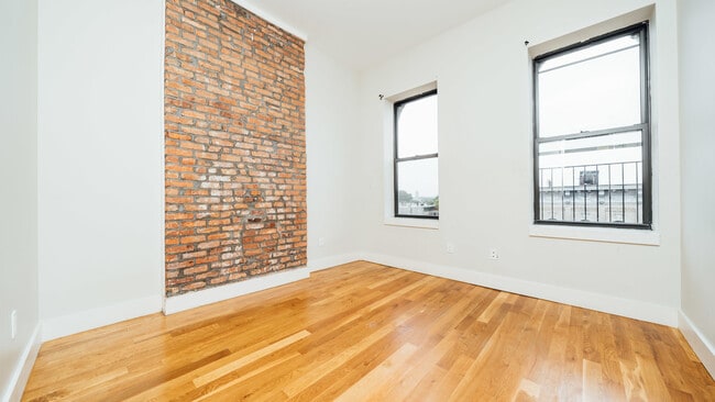 Building Photo - 729 Knickerbocker Ave