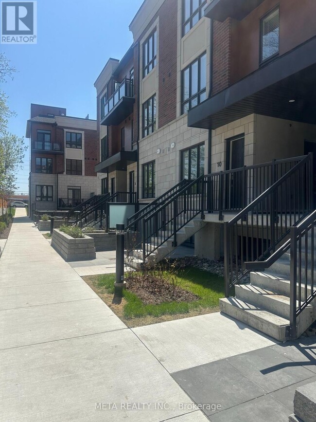 Building Photo - 11-4025 HICKORY Dr