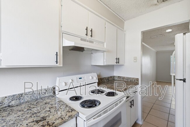 Building Photo - 3828 Coates Cir
