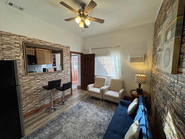 Foto del edificio - 1 Bedroom - 1 Bathroom