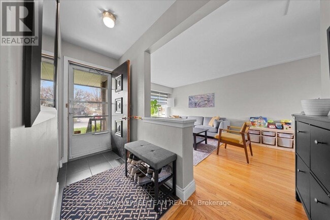 Building Photo - 753 Dickens Ave
