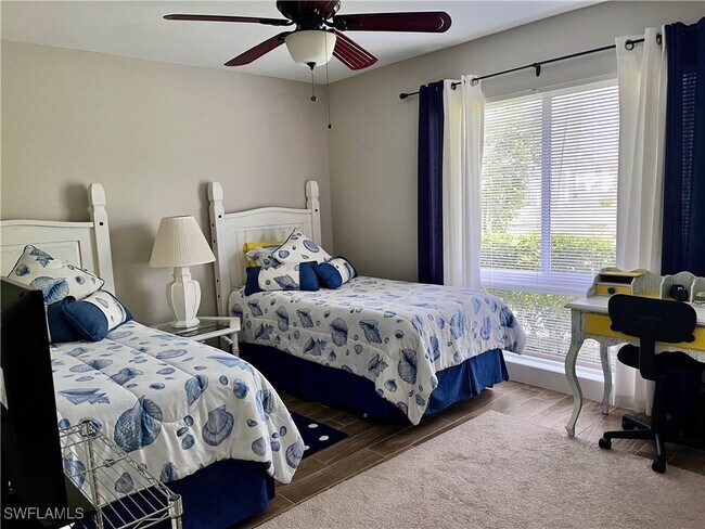 Foto del edificio - 83 Glades Blvd