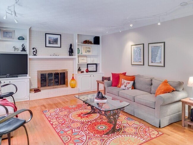 Foto del edificio - 5216 Willow Point Pkwy