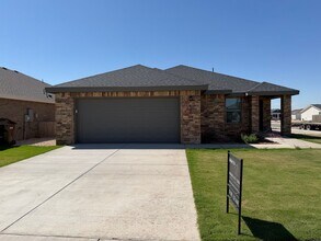 Building Photo - 1300 Bajada St