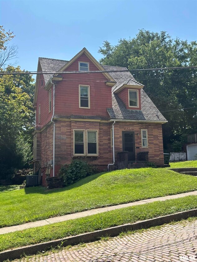 Primary Photo - 2319 East St