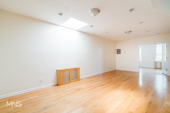 Building Photo - 784 Halsey Street