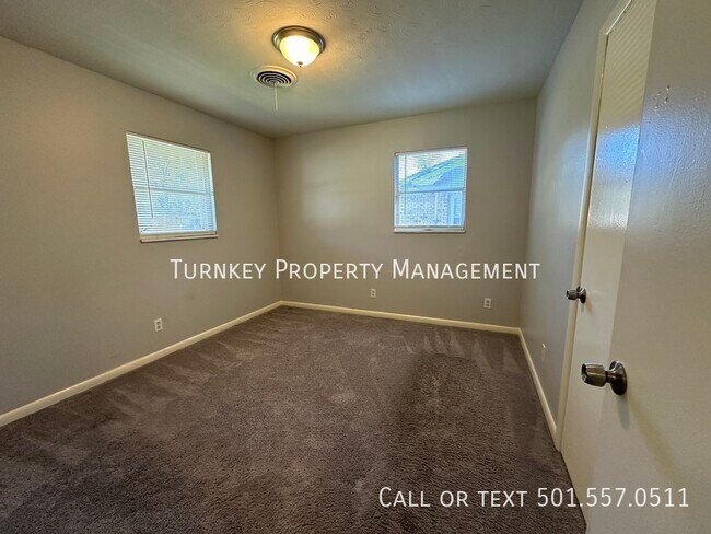 Building Photo - 3300 Lilac St