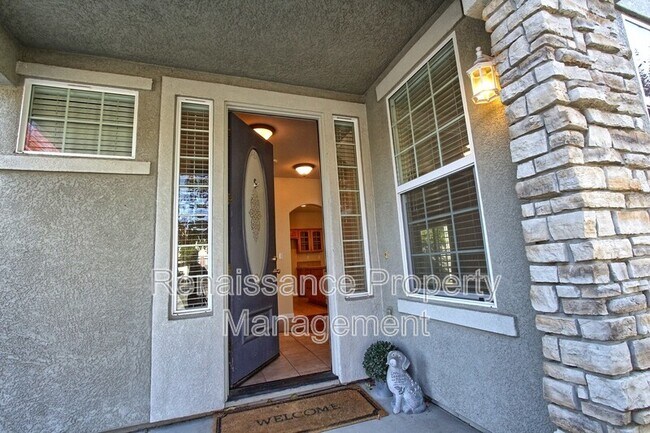 Building Photo - 4402 Helens Oaks Cir