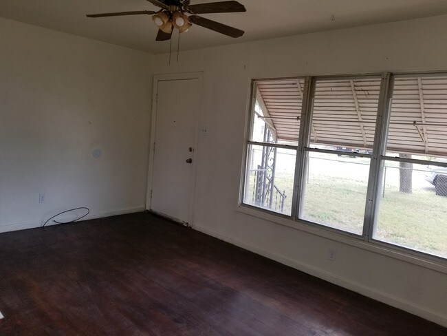 Foto del edificio - 4607 Preston St