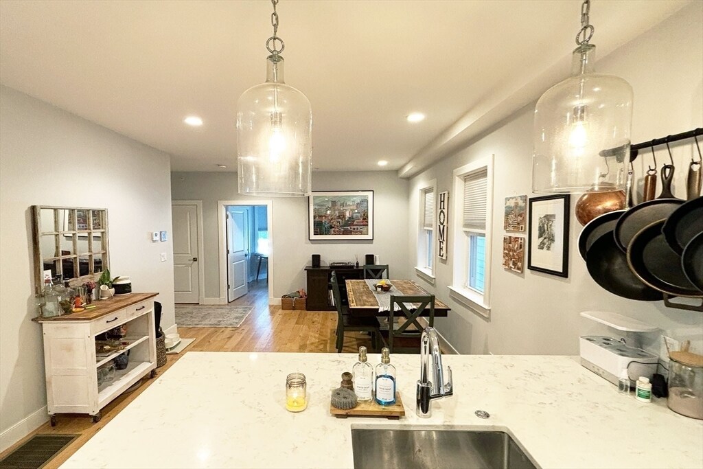Foto principal - 335 Maverick St