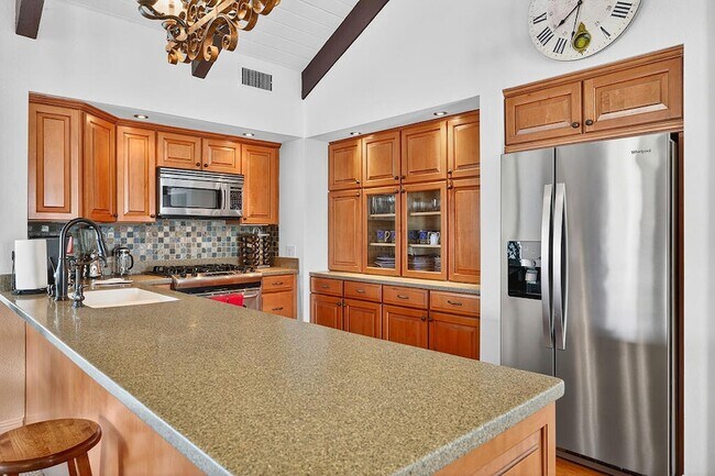 Building Photo - 468 Sunningdale Dr