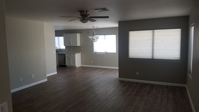 Photo - 123 W Ingram St House