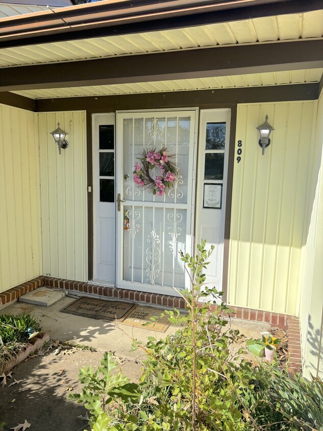 Building Photo - ADORABLE SINGLE FAMILY HOME IN KEMPSVILLE