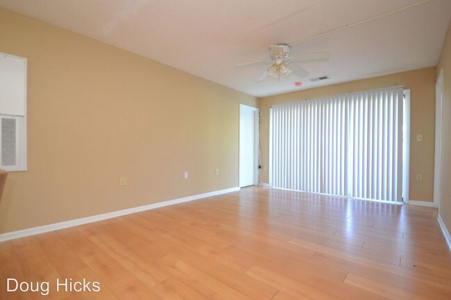 Building Photo - 4 br, 4 bath House - 11018 Graduate Lane #Y