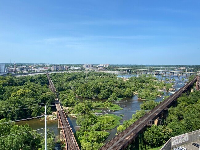 Sweeping River View! - 301 Virginia St