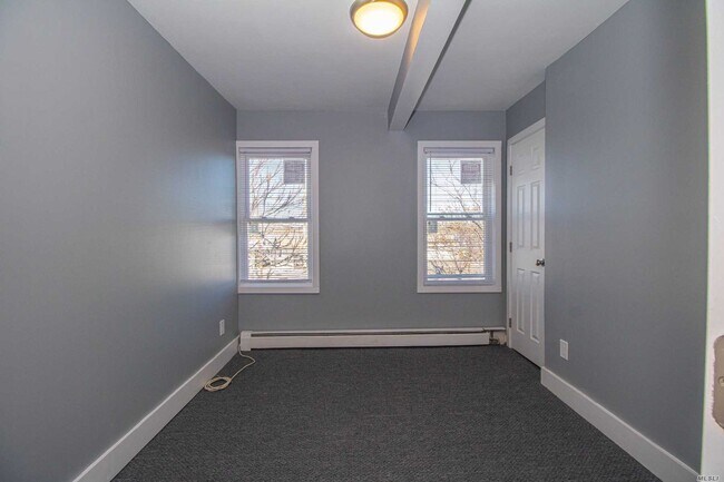 Foto del edificio - 10 Hawley Ave