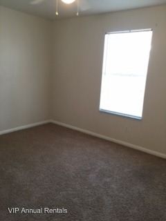 Building Photo - 4531 SW 15th Pl