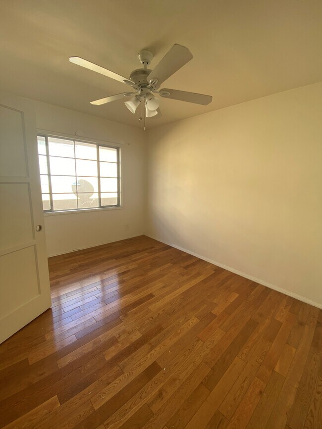 Foto del edificio - 302 N Louise St