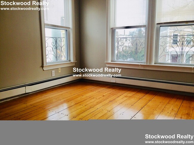 Foto del edificio - 829 Dorchester Ave