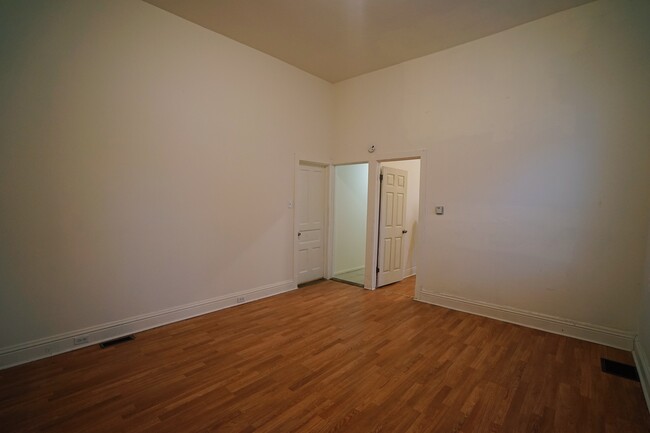 Building Photo - 3700 S Hermitage Ave