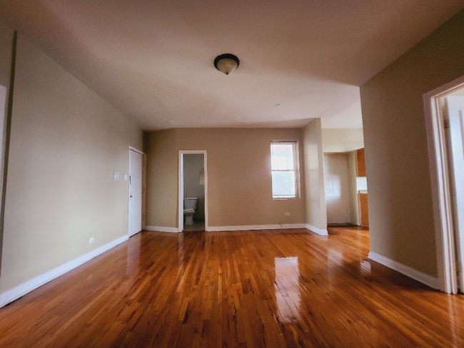 Photo - 1548 N Parkside Ave (Chicago, IL) Apartment