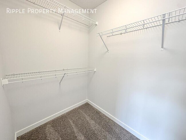 Building Photo - Modern 3 Beds, 2.5 Baths TownHouse | Avail...