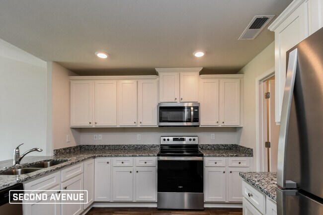 Building Photo - 639 Wild Tulip Ct
