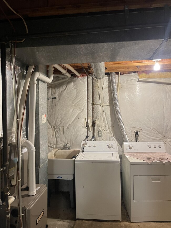 Building Photo - 119 Iron Oaks Cir