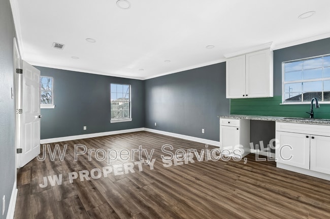 Photo - 2632 Annette St House