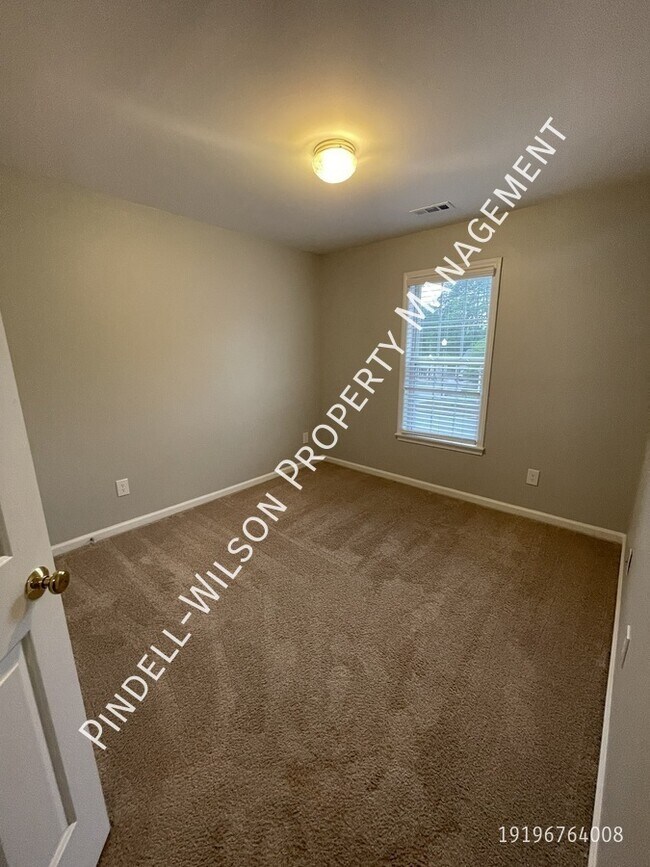 Building Photo - 207 Highgate Cir