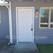 Building Photo - 420 23rd St SE