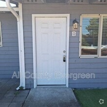 Building Photo - 420 23rd St SE