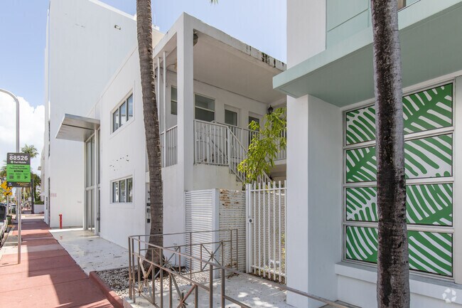 Building Photo - 751 Collins Ave