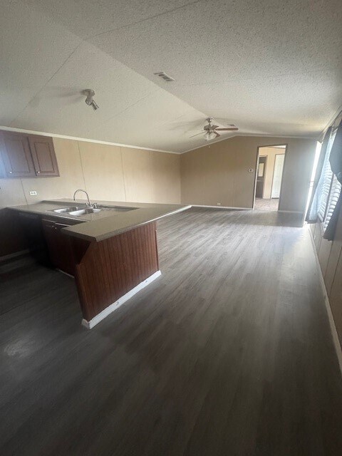 Building Photo - 760 Reyes Silva Ln