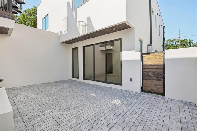 Building Photo - 1412 S Moody Ave