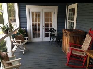 Foto del edificio - 1326 Runnymeade Ln