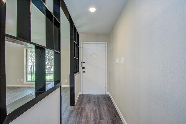 Foto del edificio - 7718 Jutland Rd
