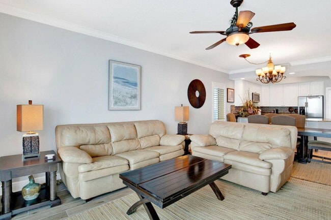 Foto del edificio - 365 E Beach Blvd