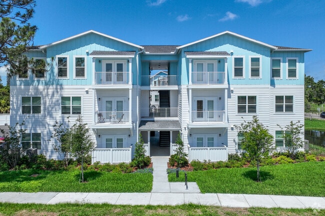 Building Photo - Bayou Court Apartments