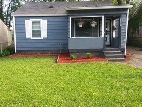 Building Photo - 2640 Olive St