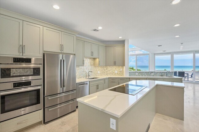 Building Photo - 5801 Gulf of Mexico Dr