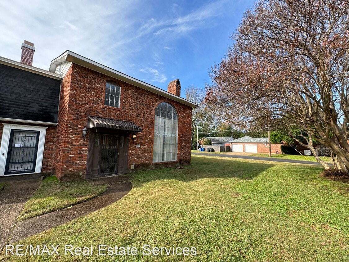 Primary Photo - 3 br, 2.5 bath House - 902 East Kings Hwy