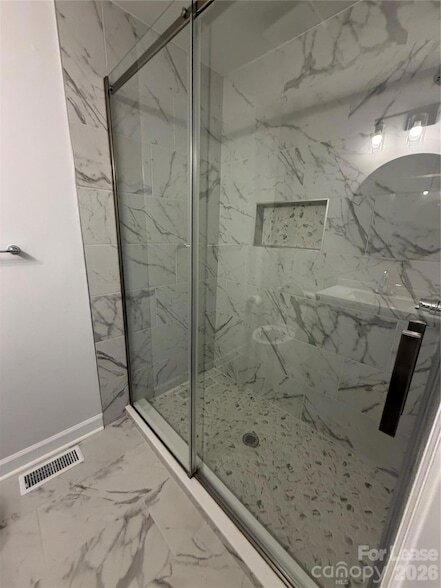 Foto del edificio - 4000 Fieldcrest Rd