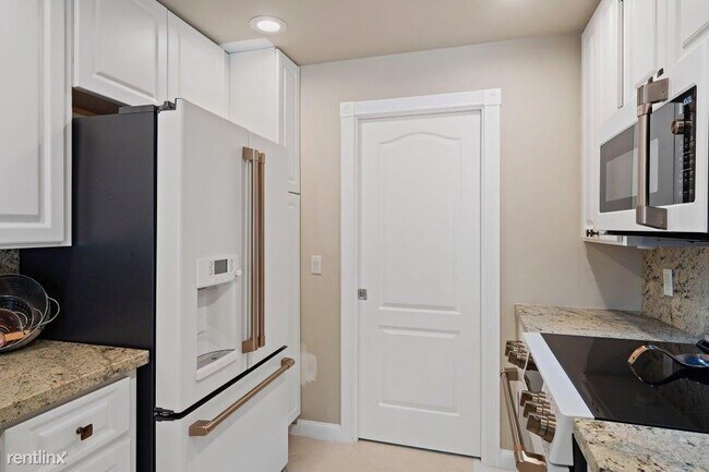 Building Photo - 3 br, 2.5 bath House - 2117 Tigris Dr 1