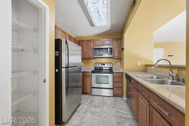 Foto del edificio - 2300 E Silverado Ranch Blvd