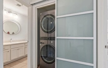 Building Photo - 3830 S Lakewood Pkwy W