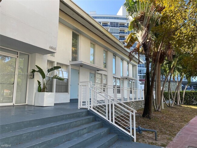 Building Photo - 3 br, 2 bath House - 6865 Bay Dr Apt 8