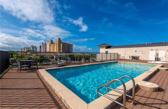 Foto del edificio - 260 Southbay Dr