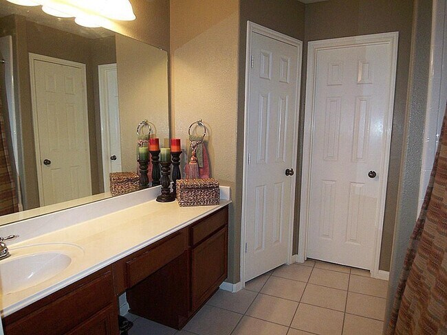 Foto del edificio - 10838 Windfern Lakes St